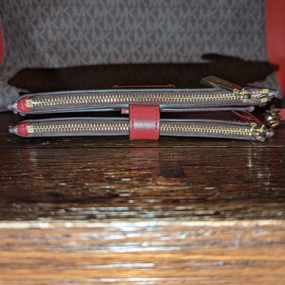 Michael Kors Wallet - Picture 3 of 8